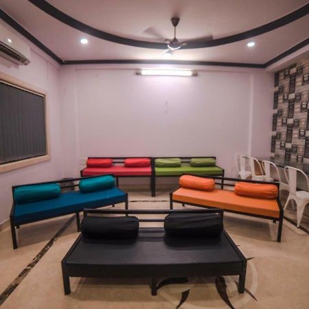 Happinest - The Backpacker'S Hostel Mumbai Bagian luar foto