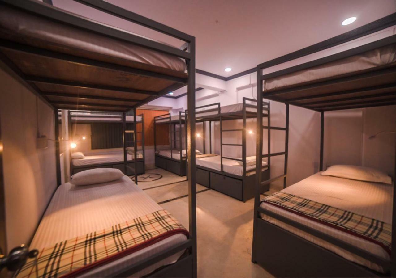 Happinest - The Backpacker'S Hostel Mumbai Bagian luar foto